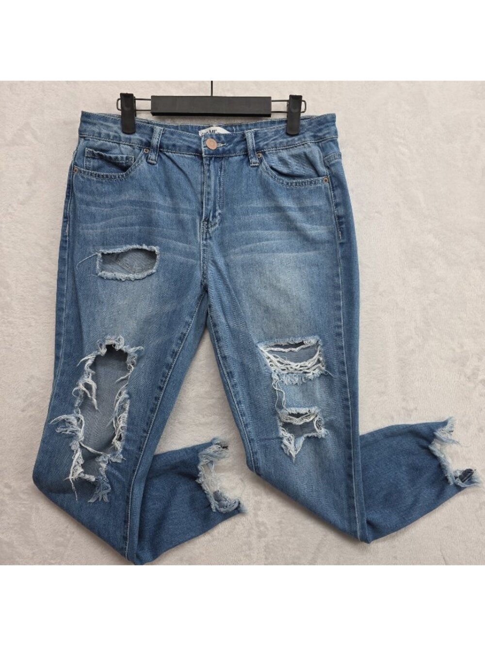 YMI Dream Fit Womens 32 Mid Rise Ankle Juniors 11 Stretch Distressed Destroyed